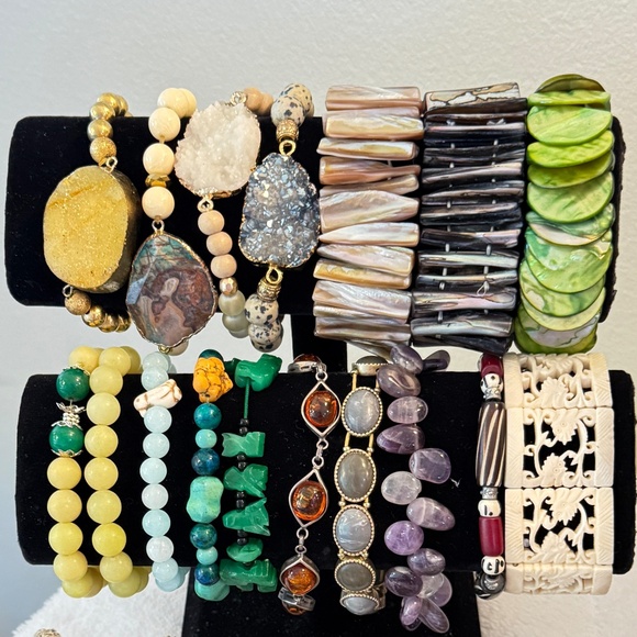 Come dig with me. Unlisted gorgeousness in every price range. - Picture 10 of 17